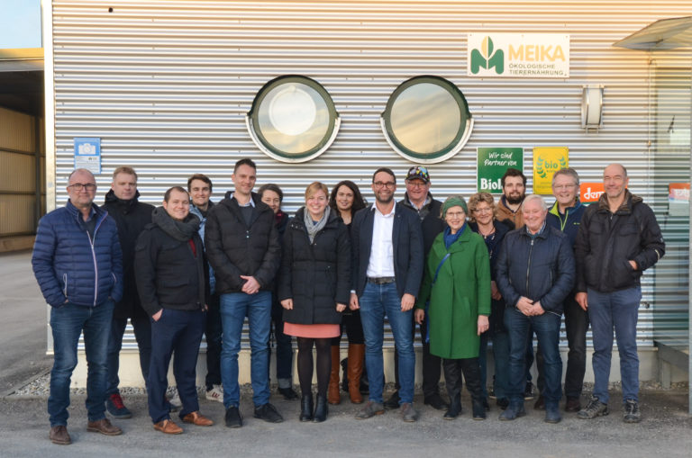Grüne besuchen MEIKA Tierernährung GmbH in Großaitingen
